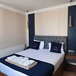 La Vie Aparthotel
